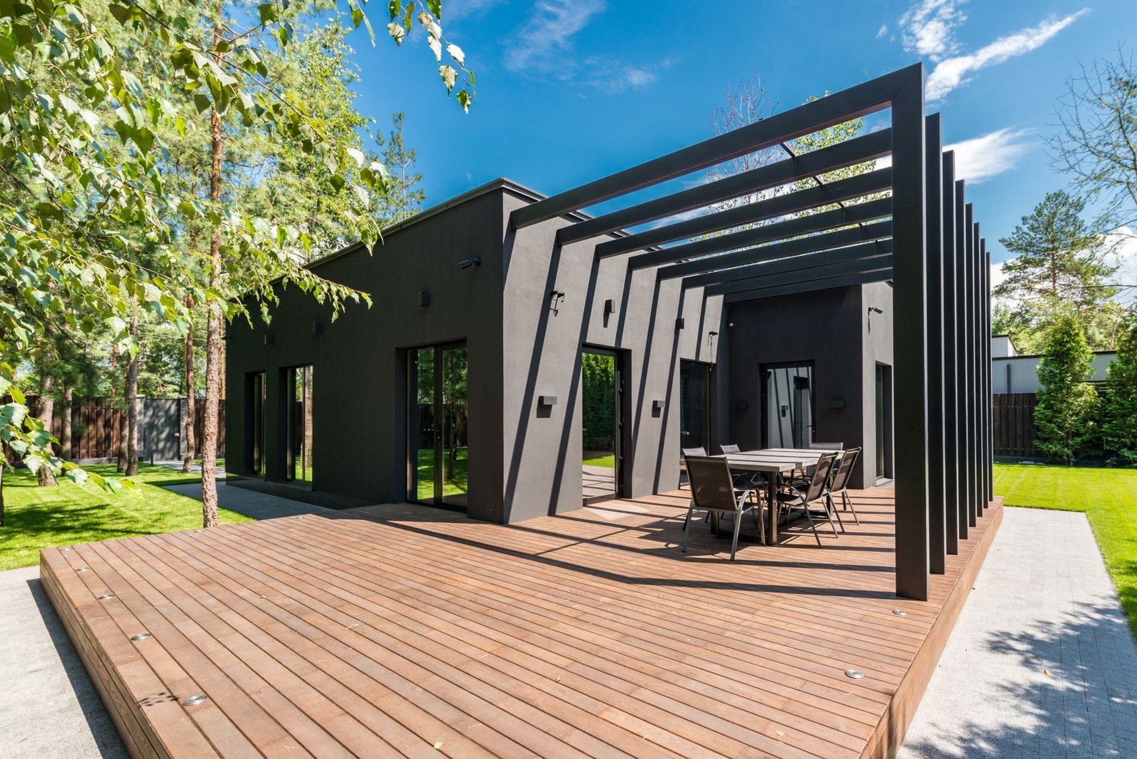 Aluminium bioclimatic pergola with motorised louvers over a villa terrace, Dubai